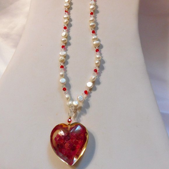 Vintage Jewelry - Beaded Necklace with Filled Heart Pendant